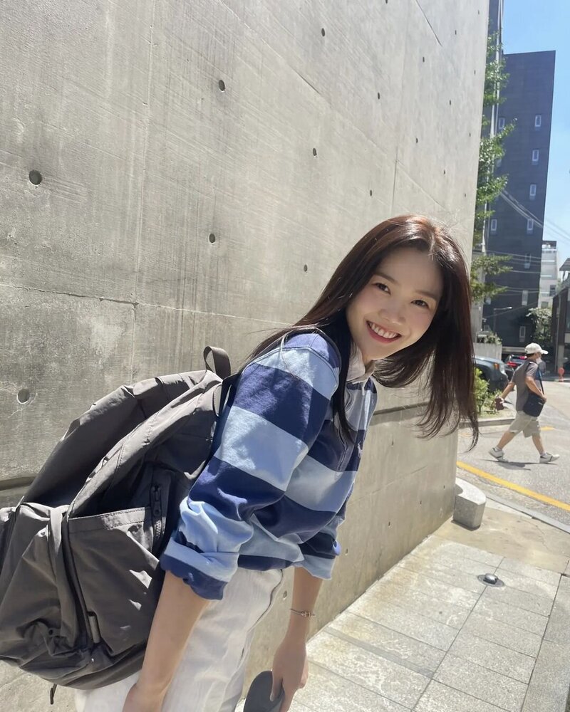220812 OH MY GIRL Hyojung Instagram Update documents 2