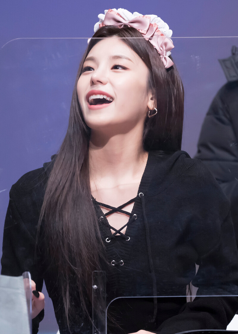 221217 ITZY Yeji documents 2