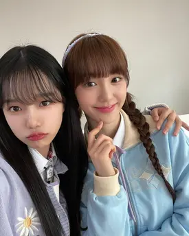 220810 WOOAH NANA sns update with JO YURI - Mimicus drama behind