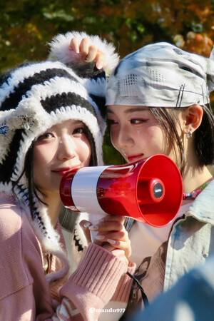 241026 tripleS YuBin & Kaede - Show Music Core Mini Fanmeeting