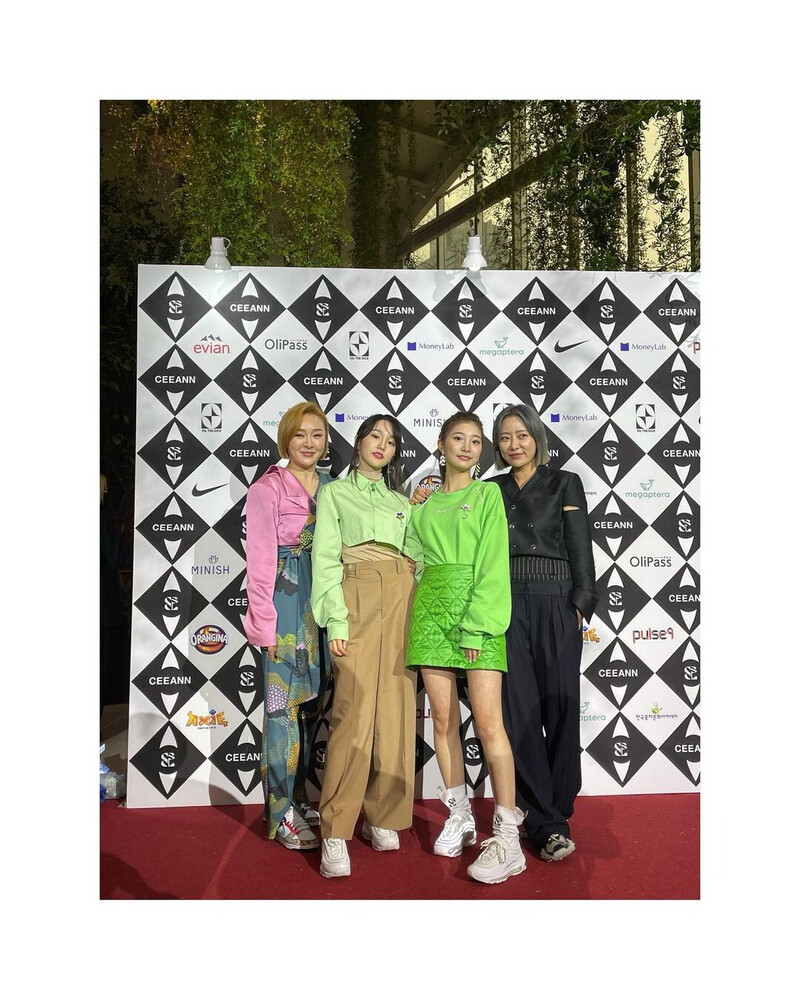 220331 220401 WOOAH sns update with NANA & MINSEO - Runway Models Debut at 2022 Seoul Fashion Week "ILYYLM: The Snow Queen" for JARRET brand - CEEANN CBCL F/W Collection documents 11