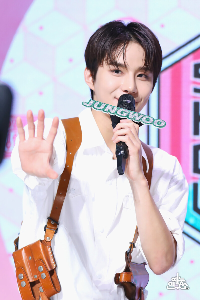 221119 Music Core MC - Jungwoo documents 2