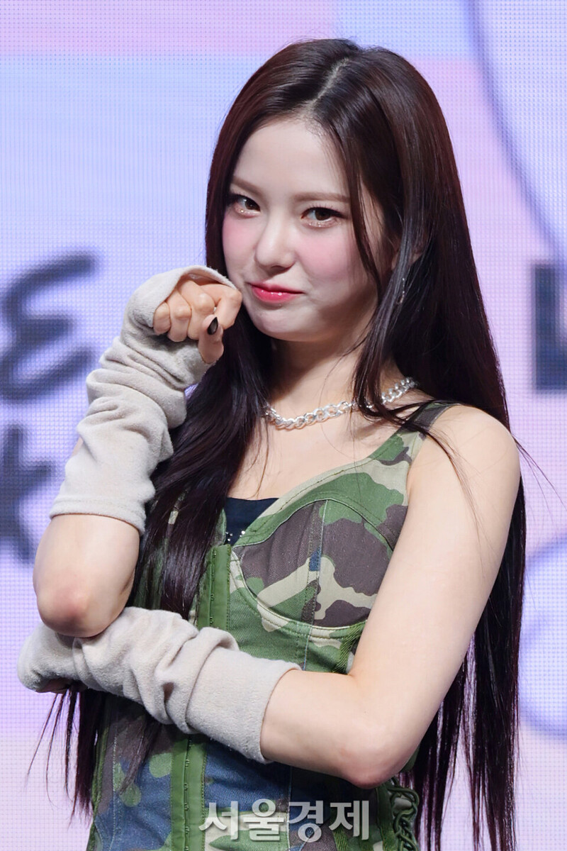 230410 Kep1er Yujin - 'Lovestruck!' Press Showcase documents 22