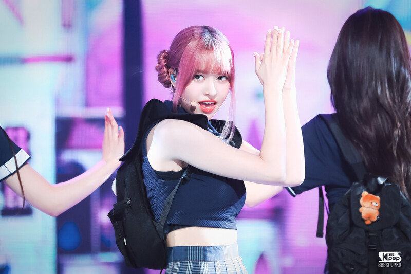 230716 NMIXX Lily - 'Roller Coaster' at Inkigayo documents 2