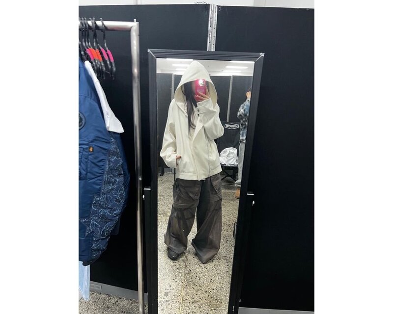 240405 NewJeans Instagram Update - Hyein documents 5