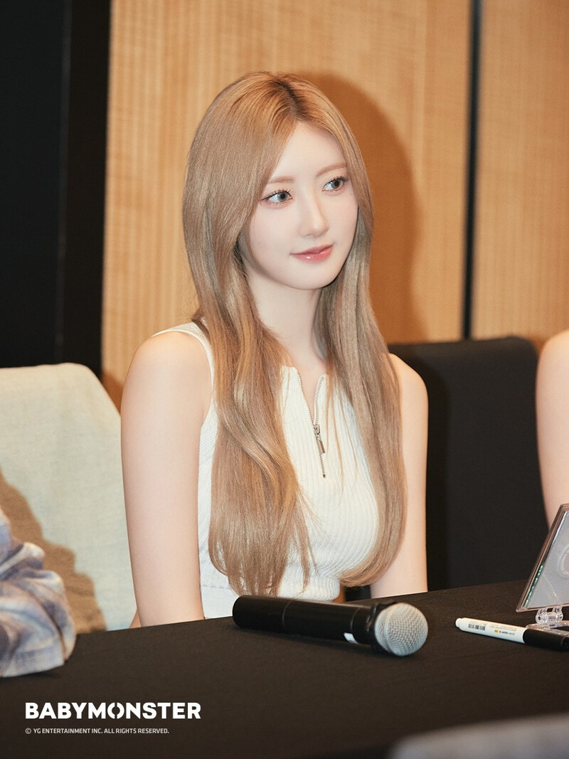 240723 BABYMONSTER - OVERSEAS OFFLINE FAN SIGNING EVENT MOMENTS documents 9