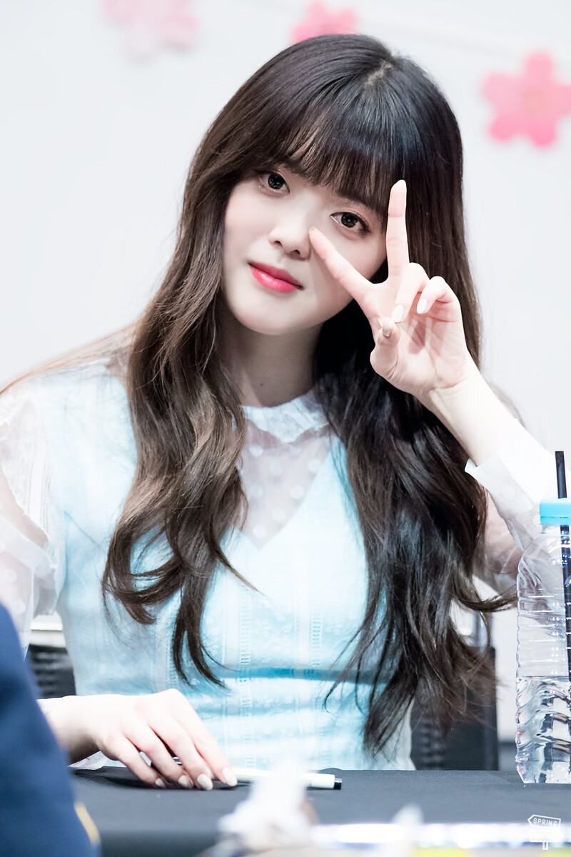 180415 Weki Meki Suyeon at Bundang 'Lucky' Fansign documents 9