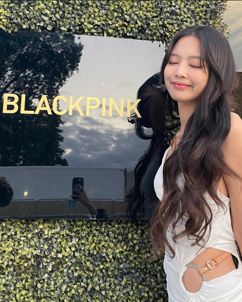 230711 JENNIE Instagram Update documents 1