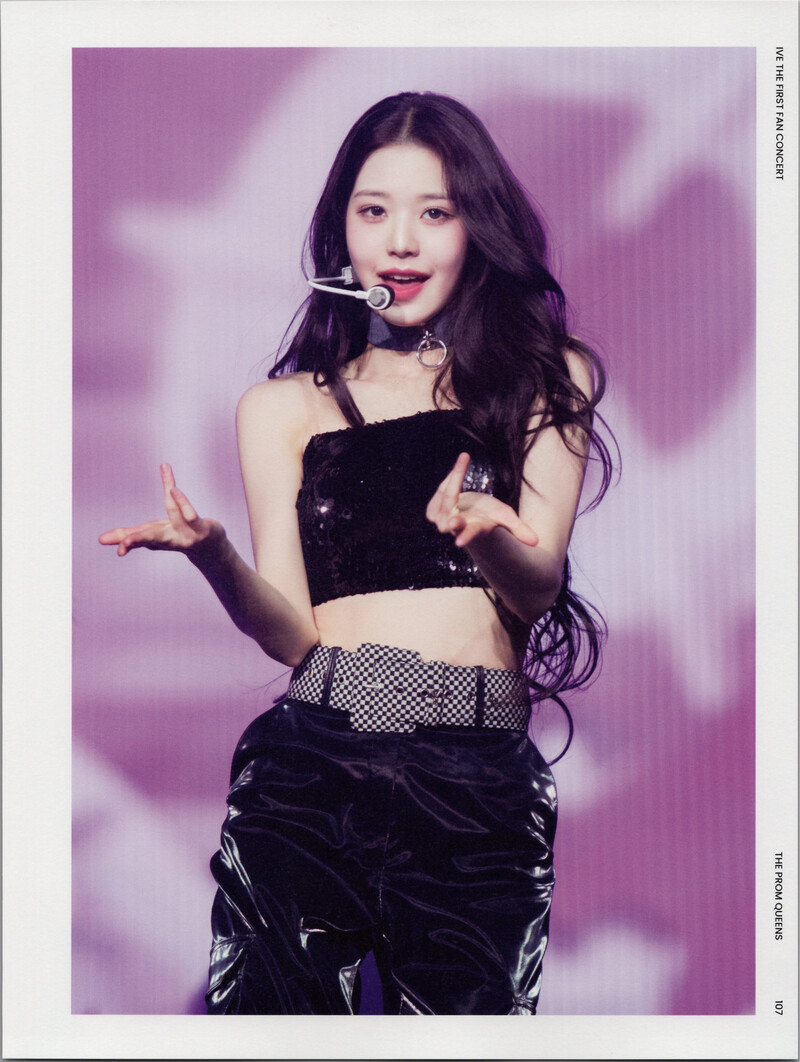 IVE DVD Photobook Pt 1 On the Stage (©  mnl96029017) documents 9