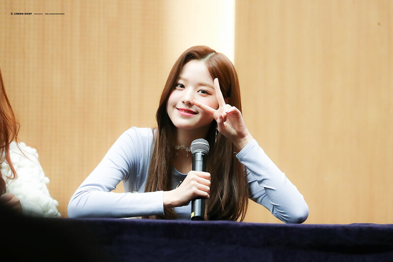 181117 IZ*ONE Wonyoung at Fansign documents 3