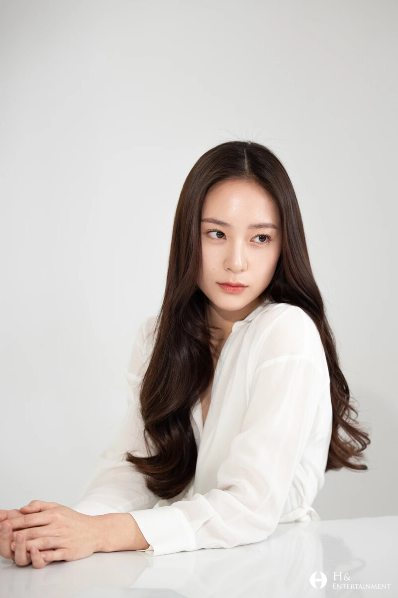 210314 H& Entertainment Naver Post - Krystal documents 4