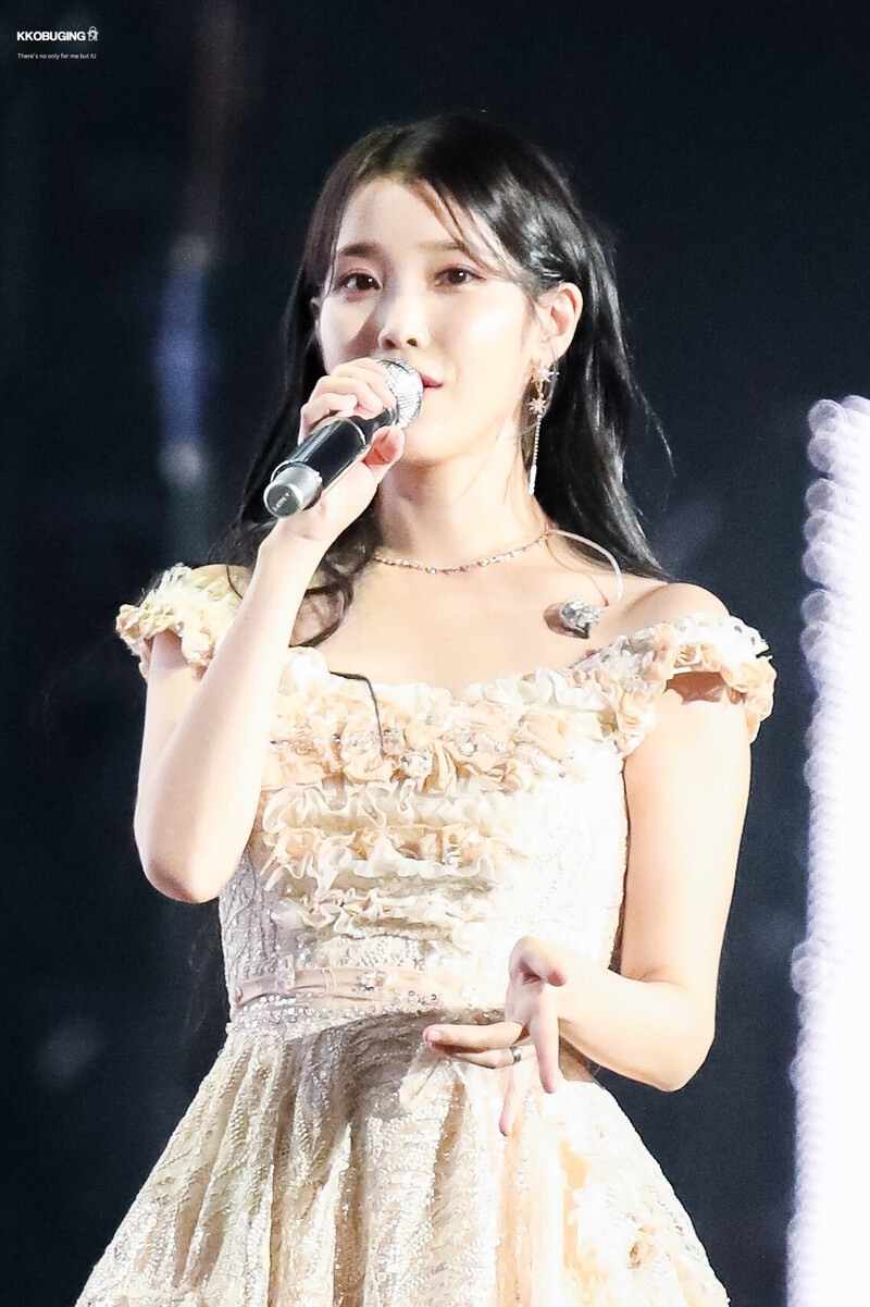 220917 IU - 'The Golden Hour' Concert documents 7