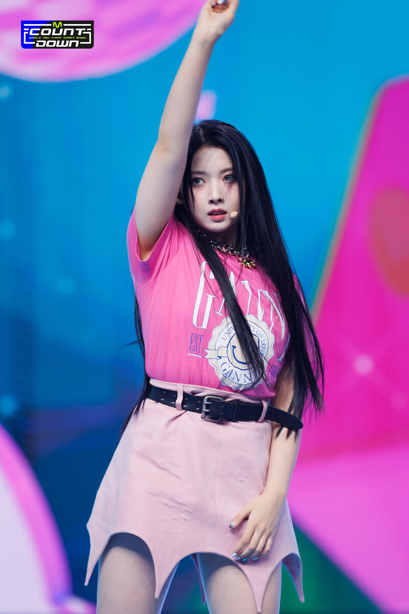 221006 NMIXX Jiwoo - 'DICE' at M COUNTDOWN documents 4