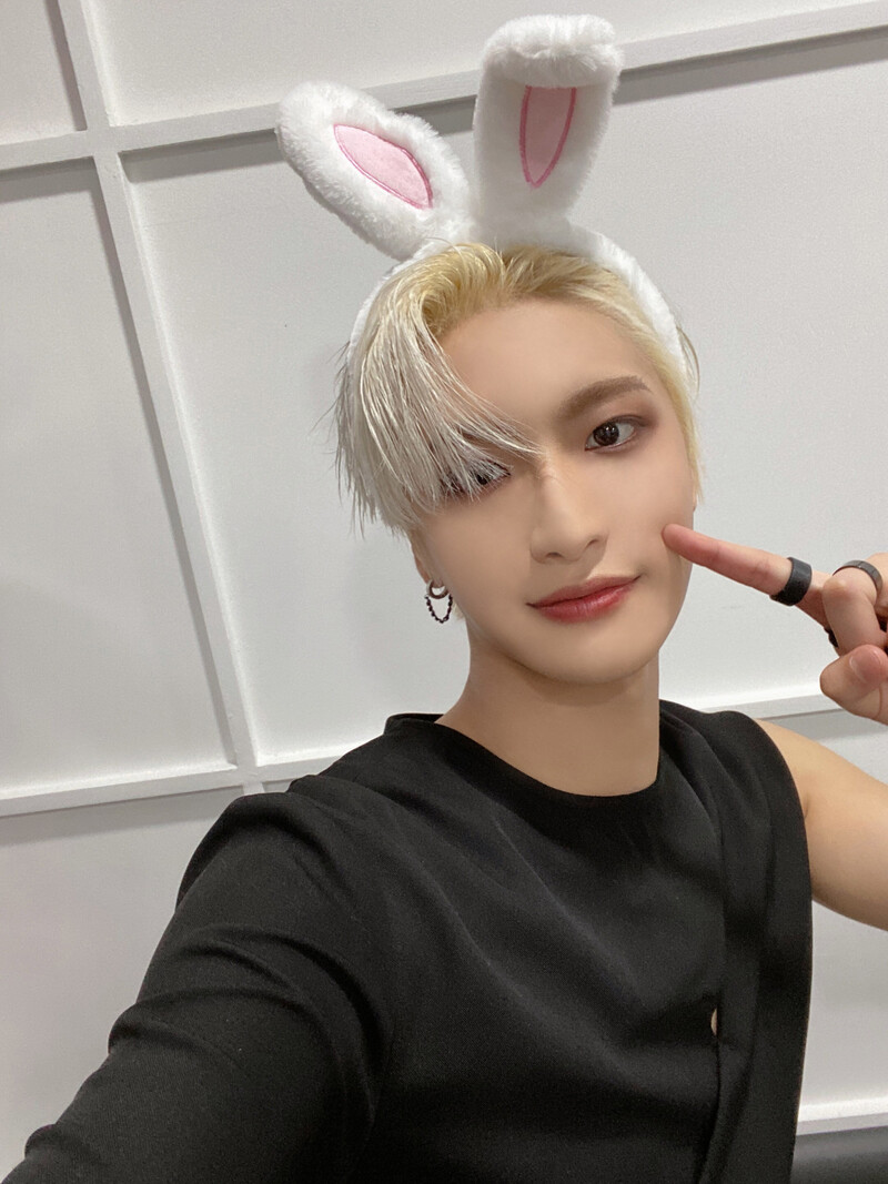 230106 ATEEZ Twitter Update - Seonghwa documents 3