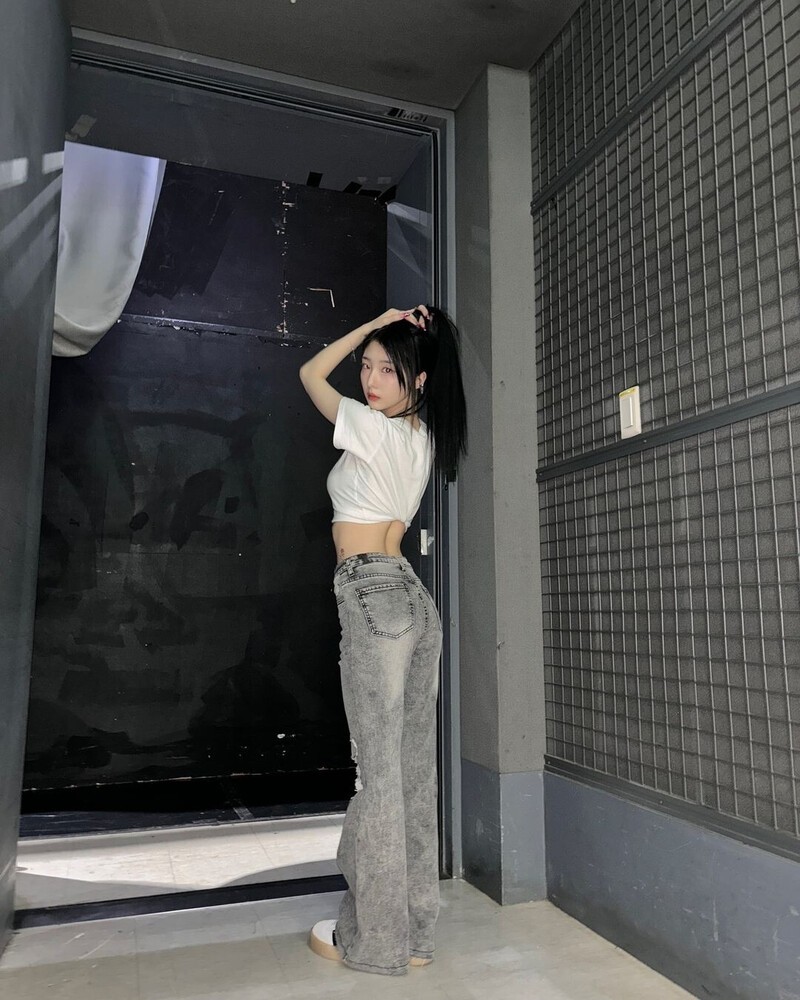 240911 - YeoJin Instagram Update documents 3