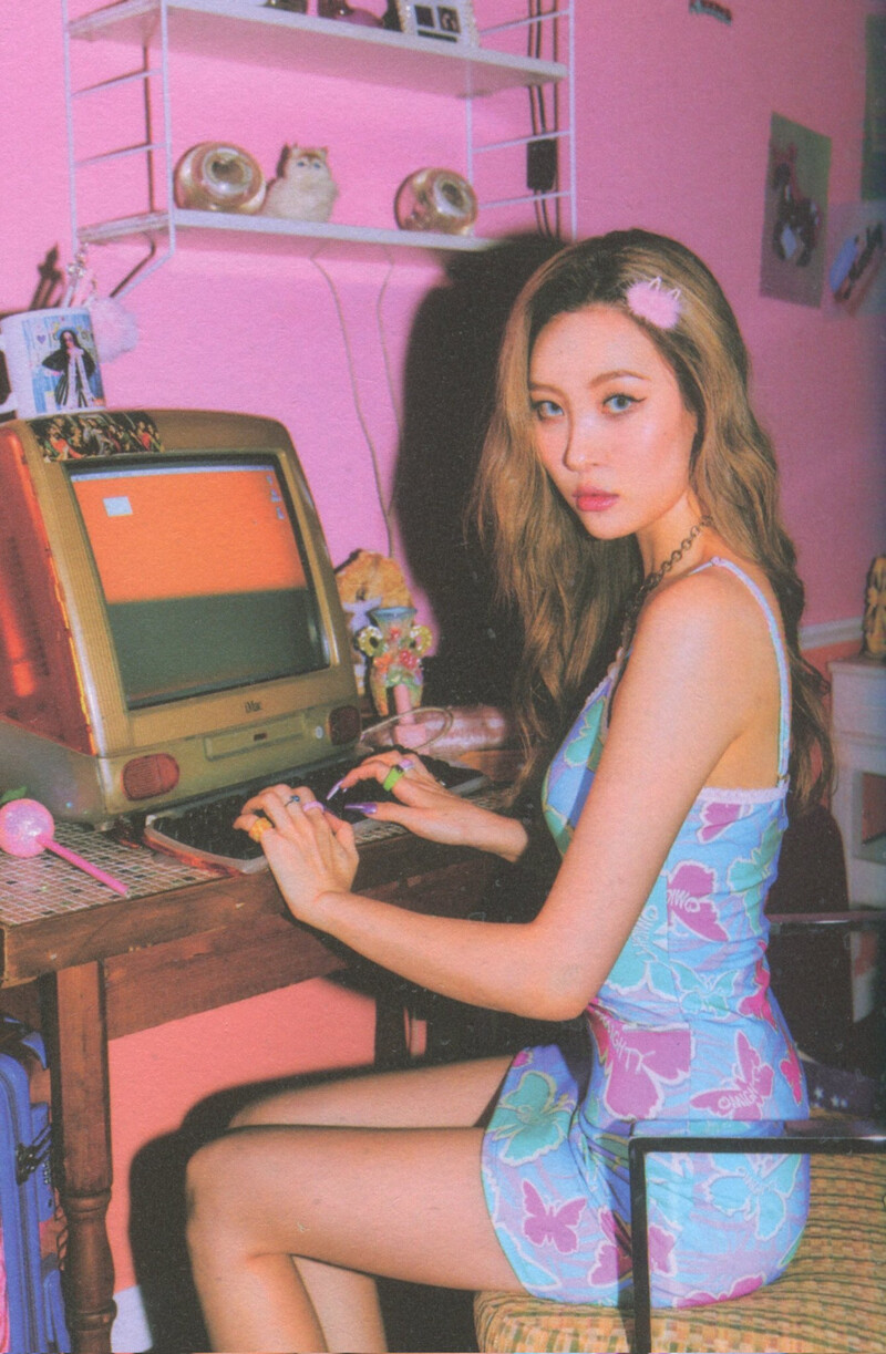 Sunmi - "1/6" Photobook documents 9