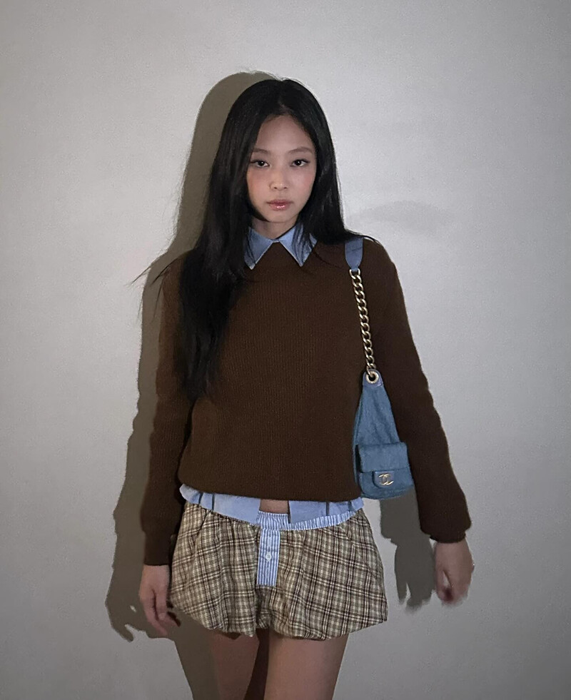 241006 - JENNIE Instagram Update documents 7