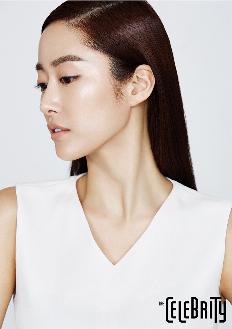 Jeon Hye-bin The Celebrity Korea Magazine February 2015 Photoshoot documents 3