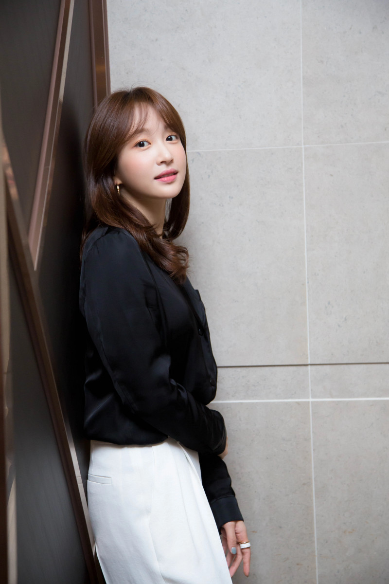 210407 Hani 'Young Adult Matters' Interview Photos | kpopping