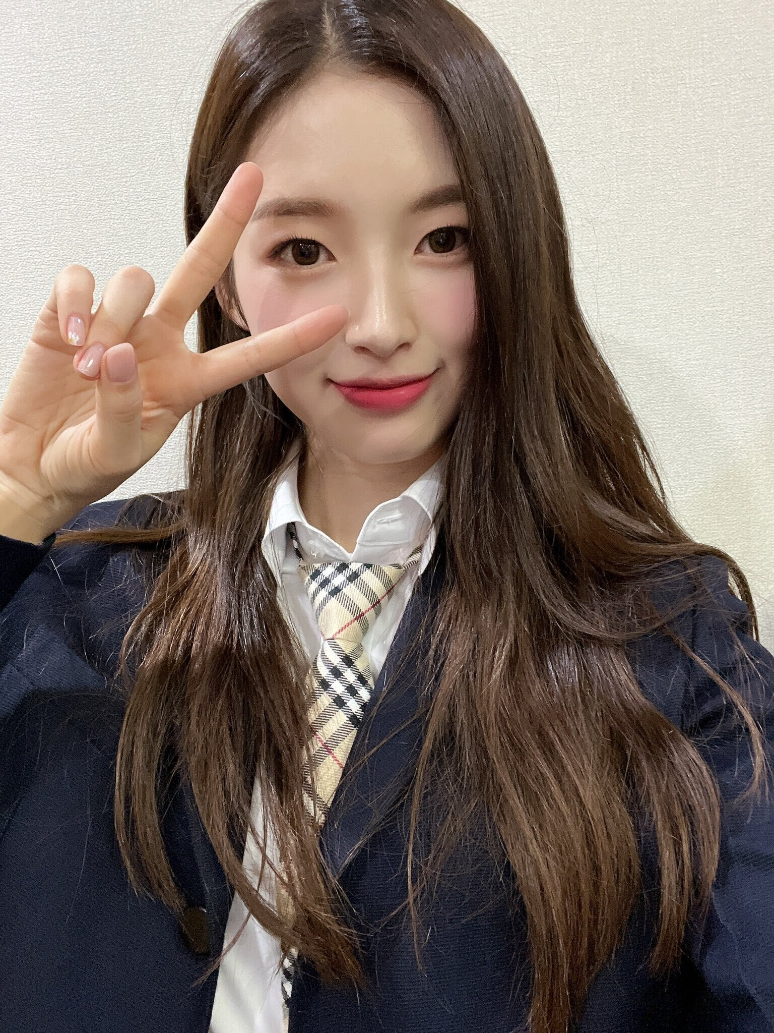 230415 OH MY GIRL Twitter Update - Arin | kpopping