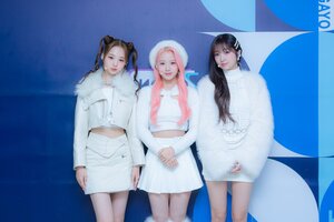 230219 SBS Twitter Update - LIMELIGHT at Inkigayo Photowall