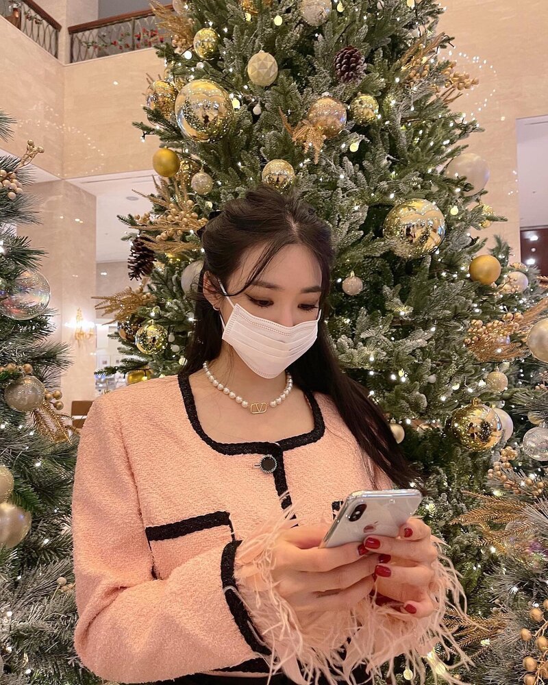 211224 Tiffany Young Instagram Update documents 9