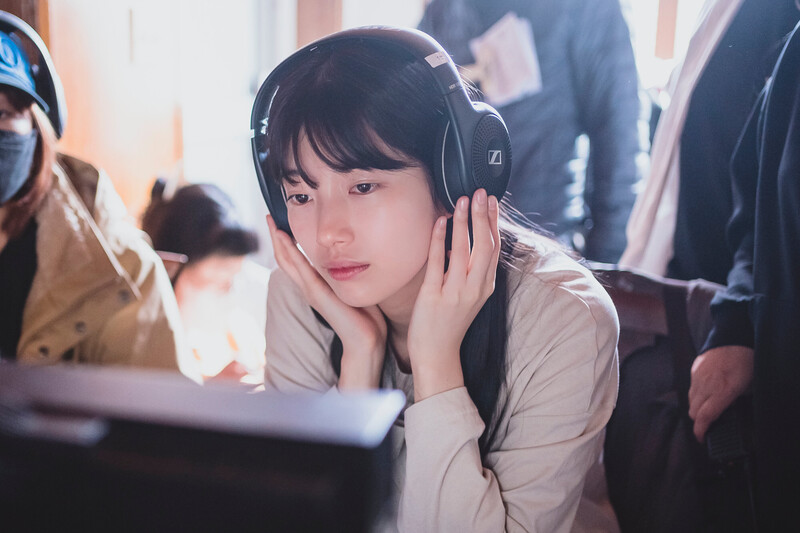 220710 SOOP Naver Post - Bae Suzy - 'Anna' Behind the Scenes documents 2