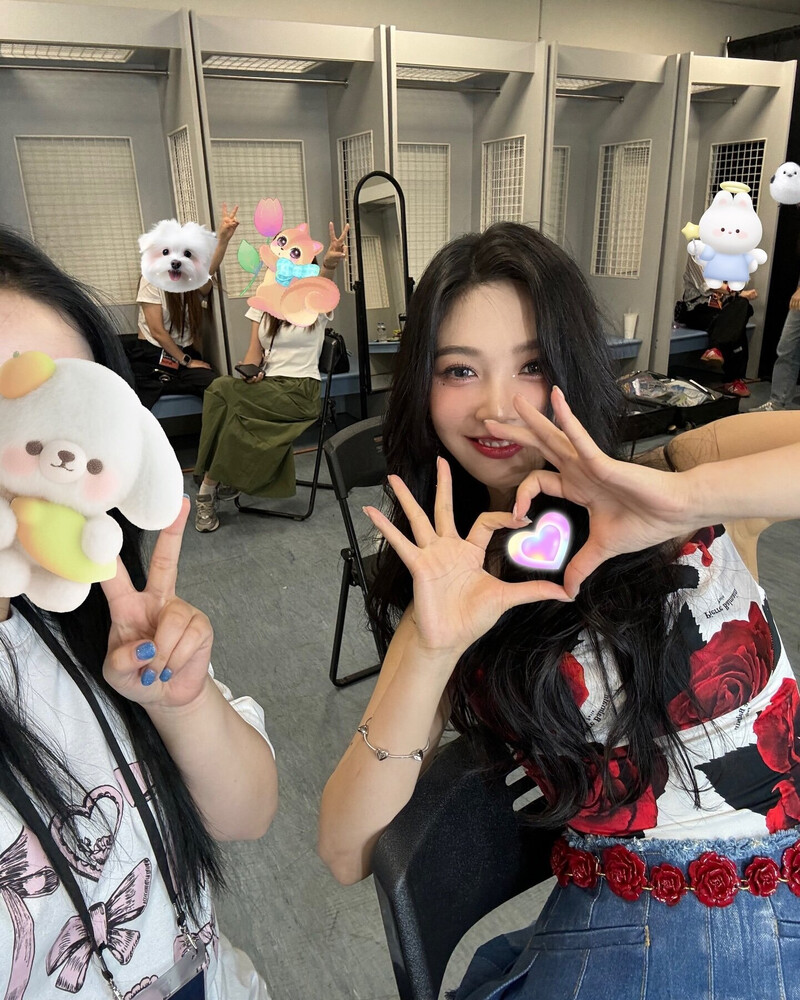 240719 Red Velvet Joy Instagram Update with Wendy documents 18