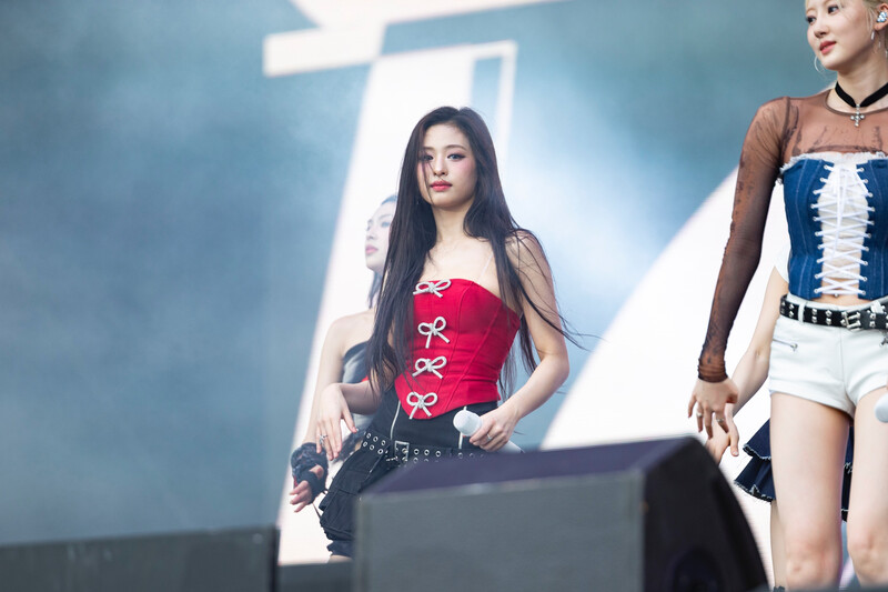 240921 BABYMONSTER Ahyeon - Formula 1 Singapore Airlines Grand Prix documents 2