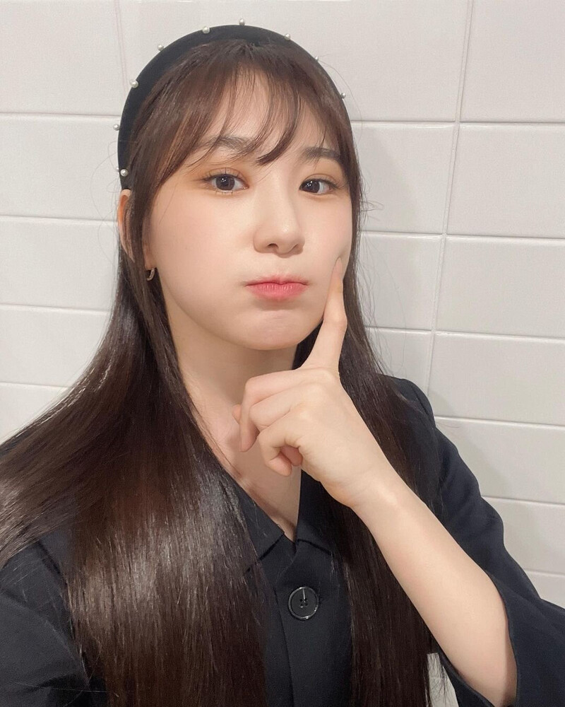 221007 Lee Chaeyeon Instagram Update documents 2