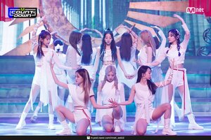 210701 LOONA - PTT (Paint The Town) at M Countdown