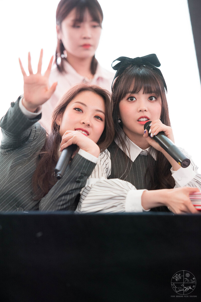 180225 Weki Meki at Goyang 'Lucky.' Fansign documents 1