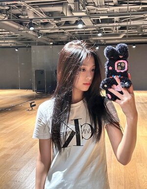240603 Ahyeon pics twitter update