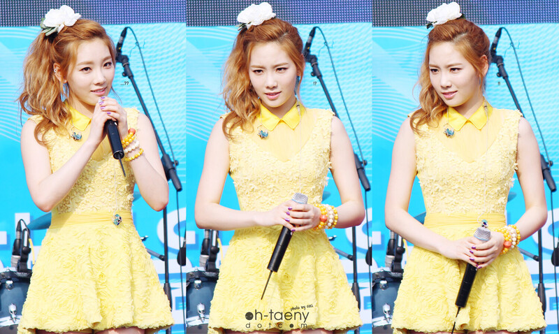 130525 Girls' Generation Taeyeon at Kyungbok High School Festival documents 2