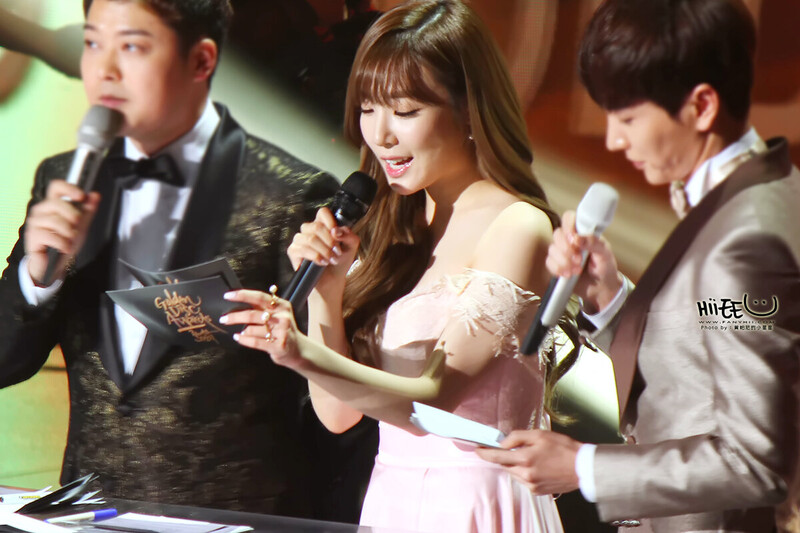 150115 Girls' Generation Tiffany at Golden Disk Awards documents 8