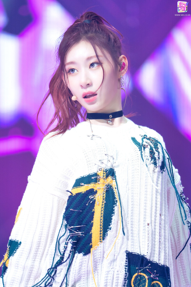 211010 ITZY - 'LOCO' at Inkigayo documents 8