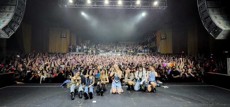 230126 Dreamcatcher Naver Post - '2022 Dreamcatcher World Tour' Behind documents 20