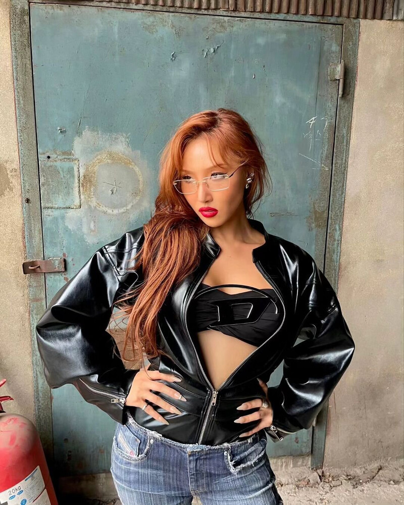 231010 HWASA Instagram Update documents 1