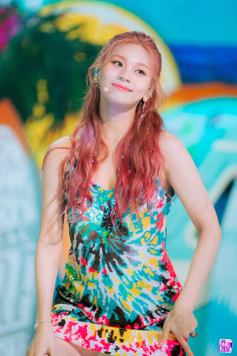 220710 VIVIZ Umji - 'LOVEADE' at Inkigayo documents 3