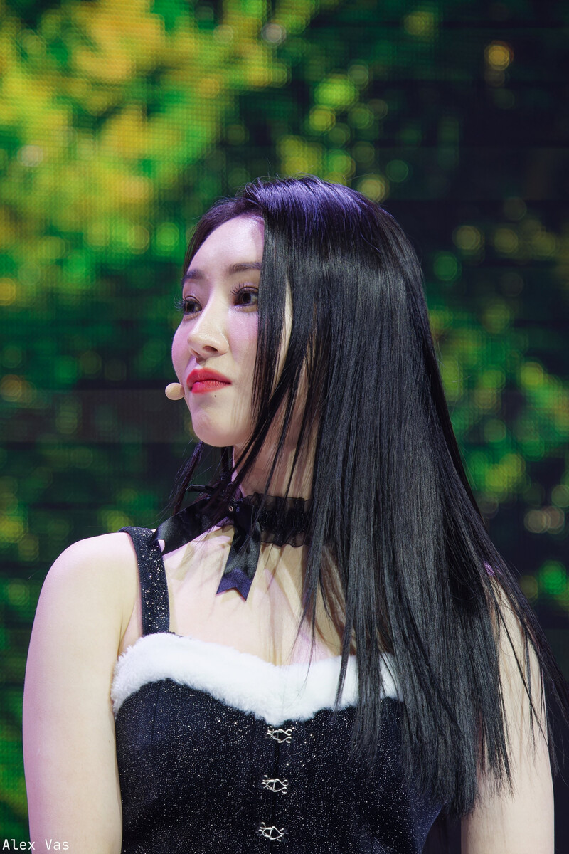 241224 Dreamcatcher SuA - '7 Doors of Christmas: A Lucky Encore' in Seoul Day 1 documents 3