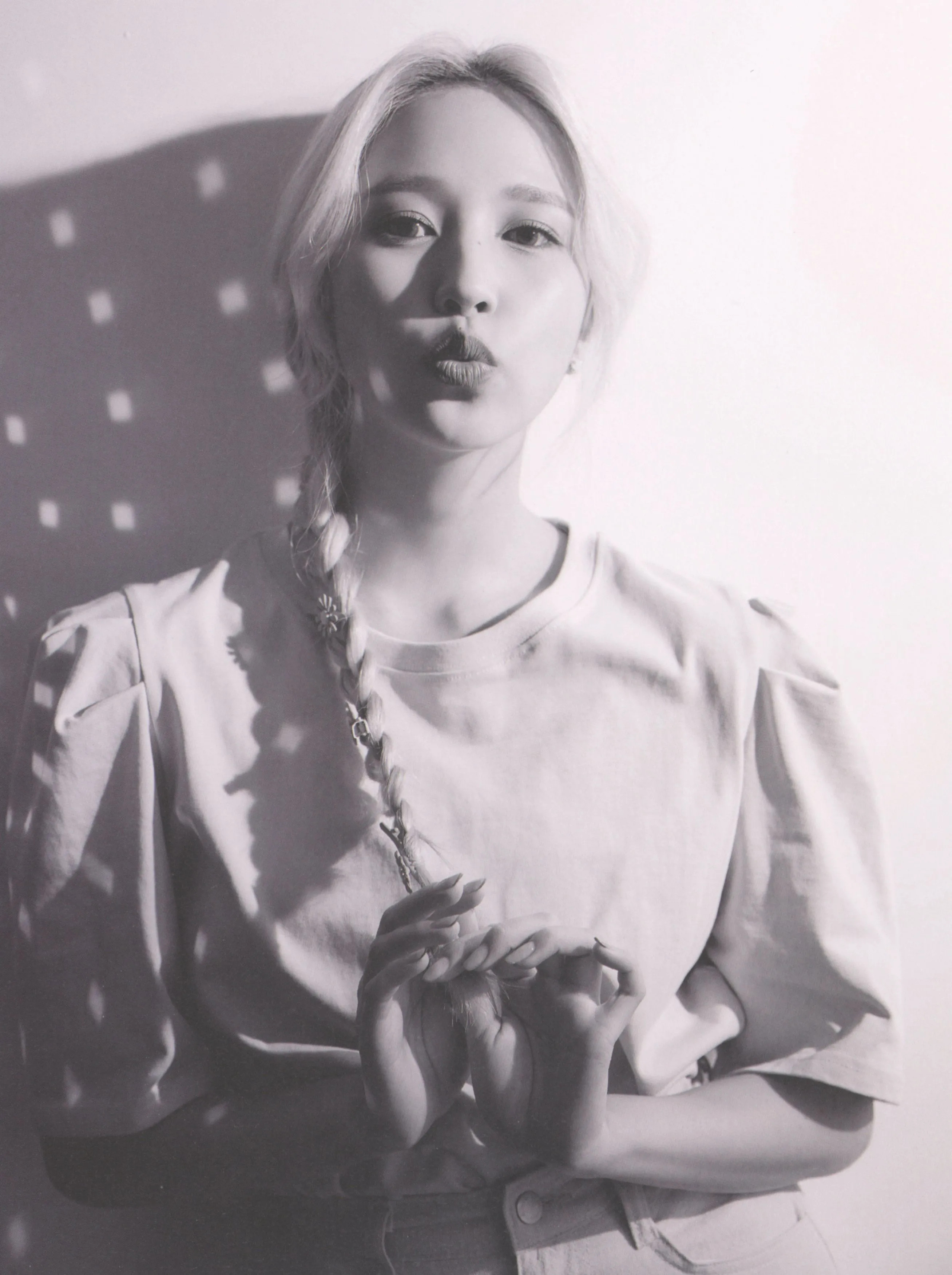 Yes, I am Mina 1st Photobook [SCANS] | kpopping