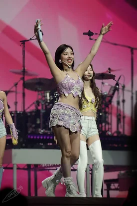 230907 TWICE Nayeon - ‘READY TO BE’ World Tour in London Day 1