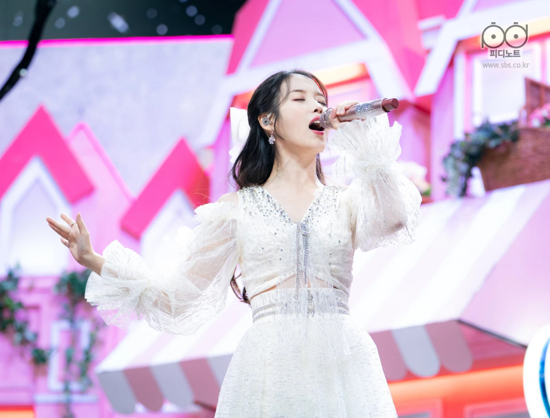 210328 IU - 'Coin' + 'LILAC' at Inkigayo documents 3