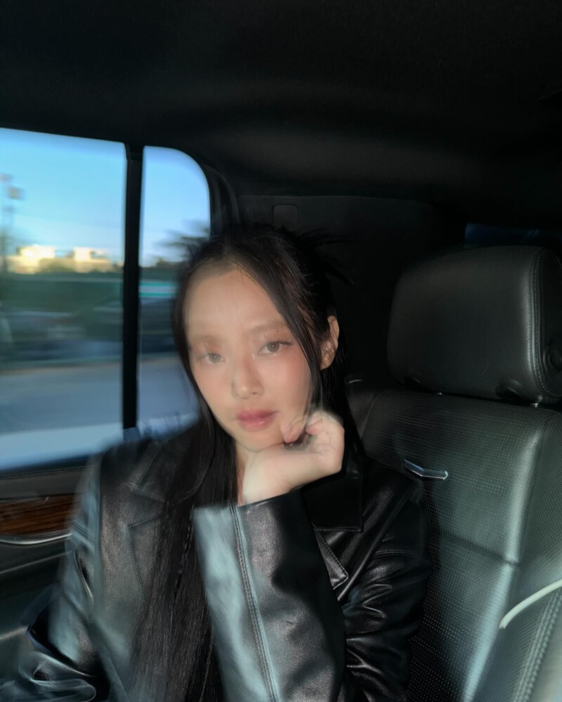 240918 - JENNIE Instagram Update documents 5