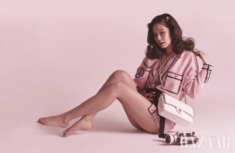 JENNIE for Harper's Bazaar Korea - April 2021 Issue documents 9