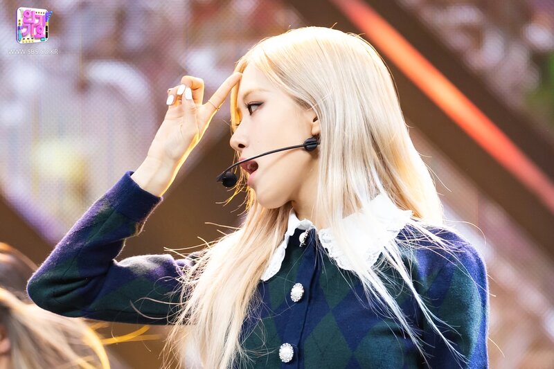 210404 Rosé - 'On The Ground' at Inkigayo documents 16