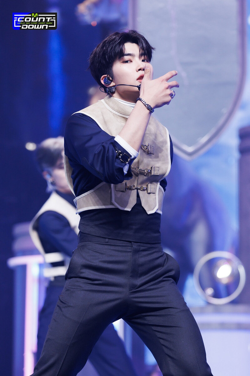 231109 ZEROBASEONE Gunwook - "Crush" and "Melting Point" at M Countdown documents 6