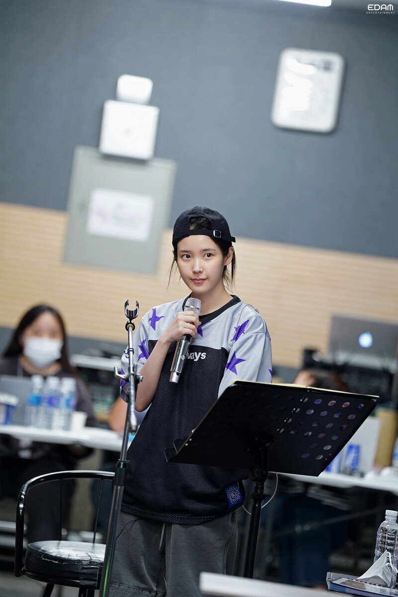 241024 EDAM Naver Post - IU - HEREH World Tour Concert Encore: The Winning Behind 1 documents 4