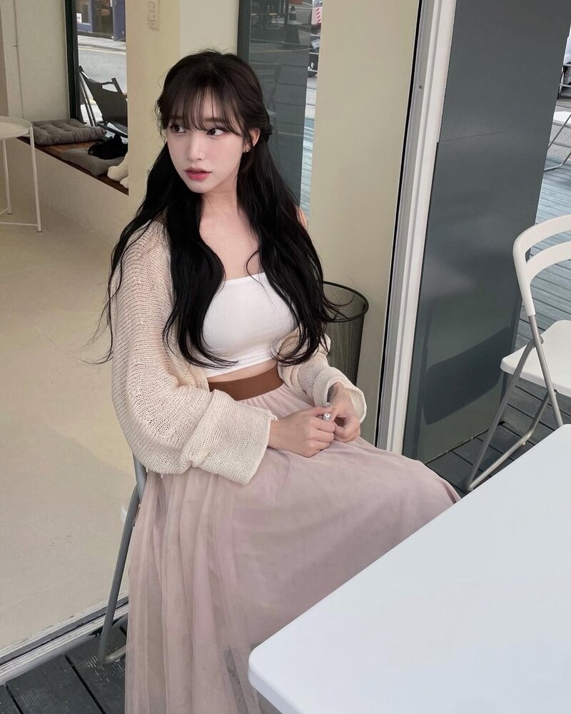 230614 - Ji Young Instagram Update documents 4