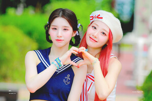 220703 LOONA Yves & Heejin